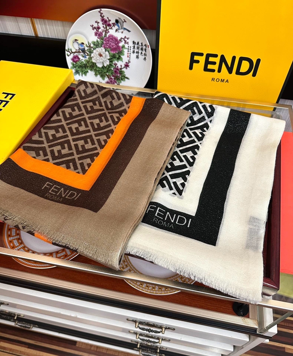 ブランドマフラー背面デザイン